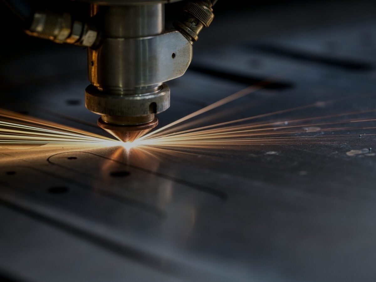 Laser cutting carbon steel process